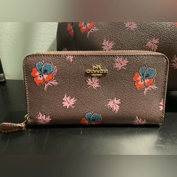 GUC COACH Mini Christie Carryall & Matching Wallet Set Wildflower Print Oxblood - Picture 10 of 15